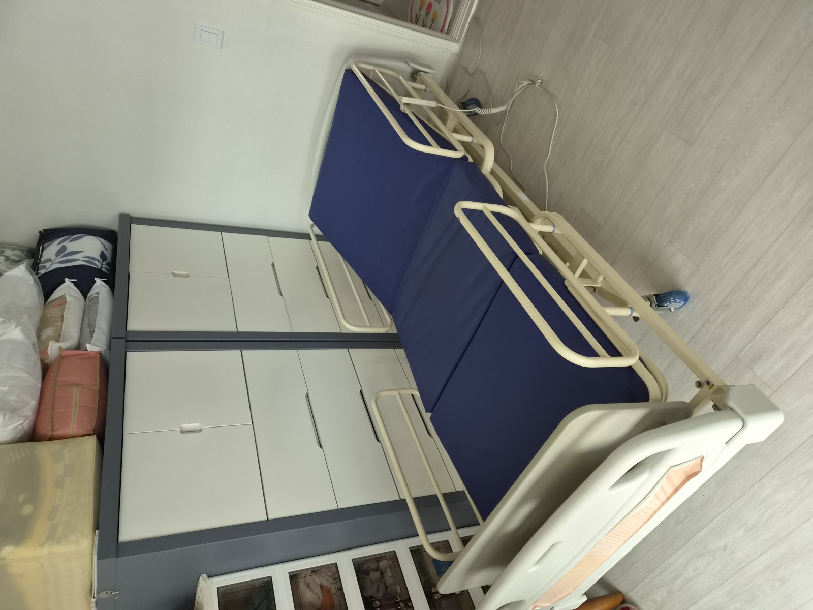 병원침대 붙박이장 옆 설치