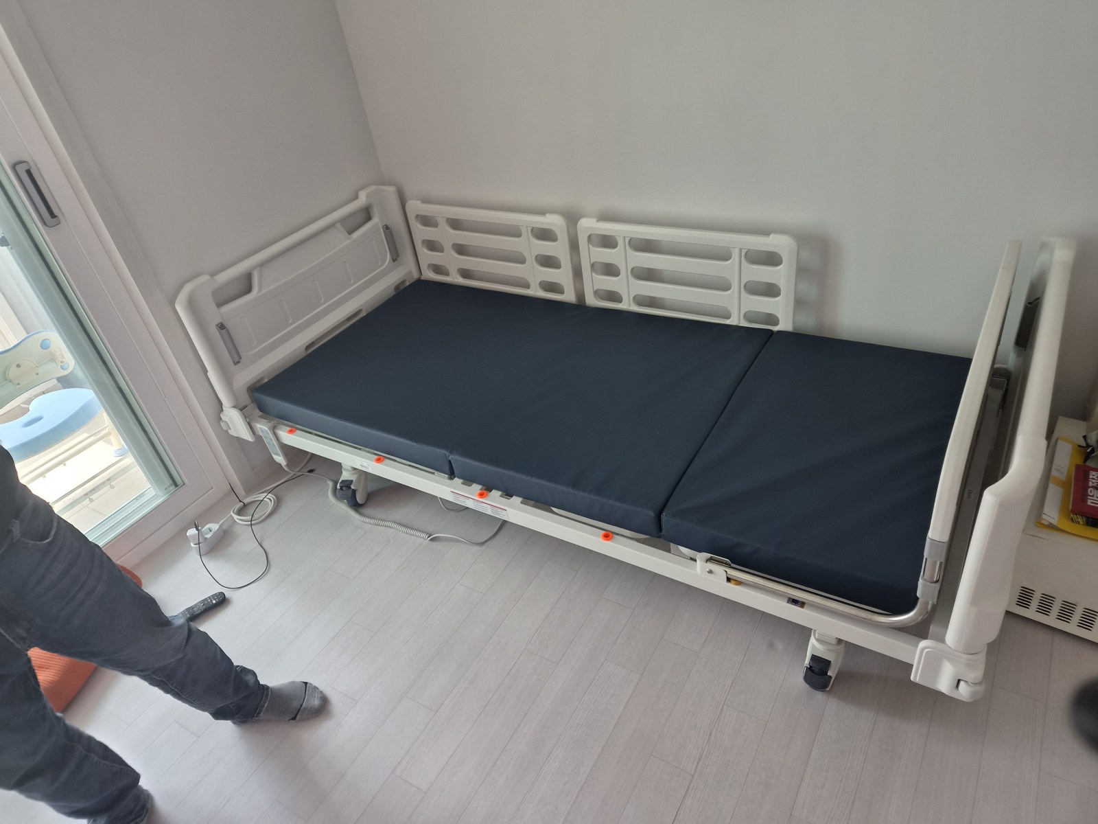 전동침대 설치 위치 표시 스티커 부착